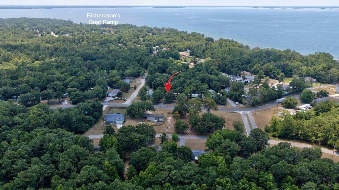 623 Barn Road Photo 36