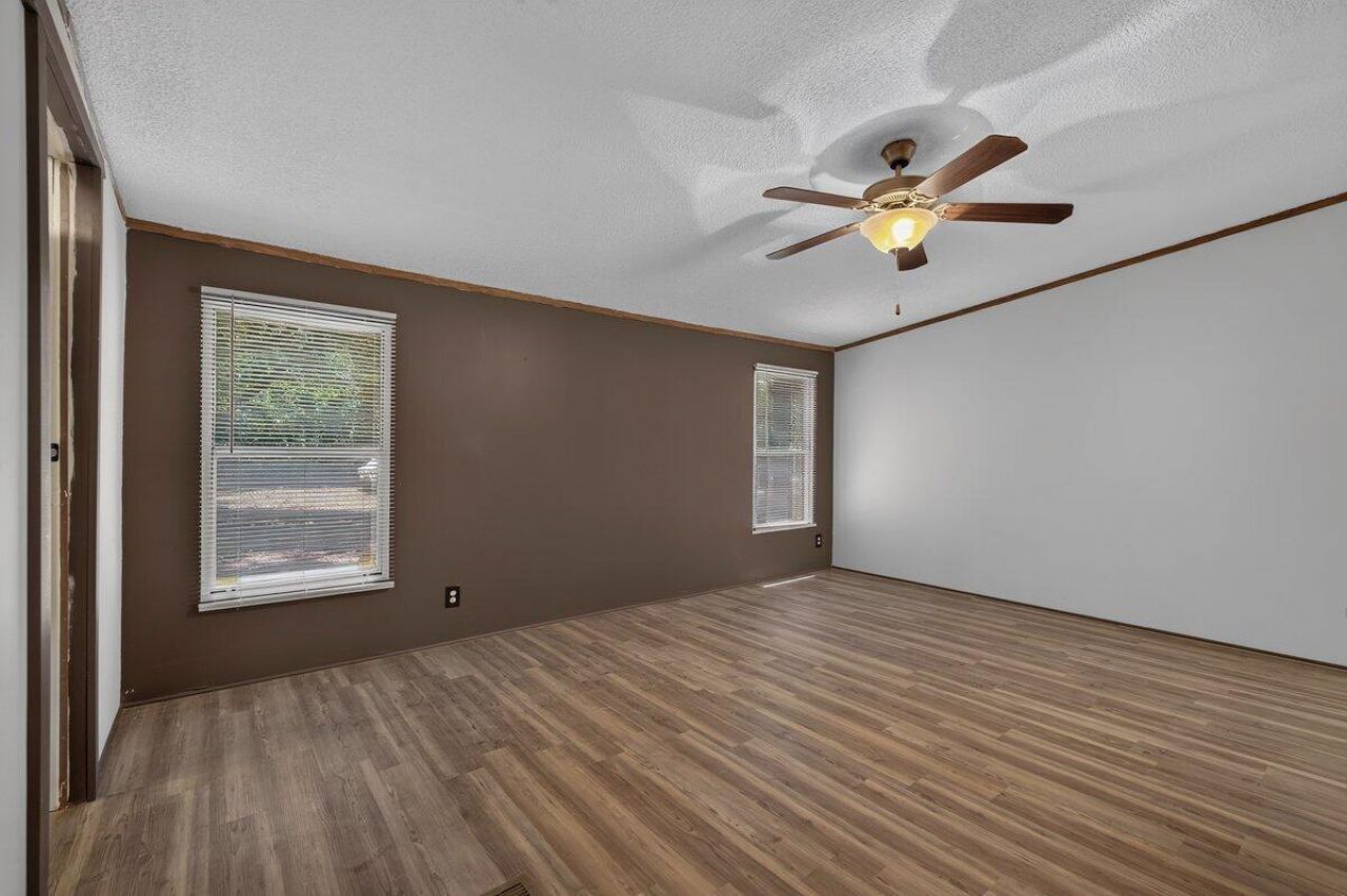 623 Barn Road Photo 9