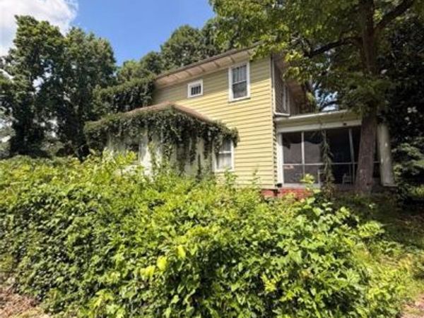 2710 Memorial Drive SE, Atlanta, GA 30317