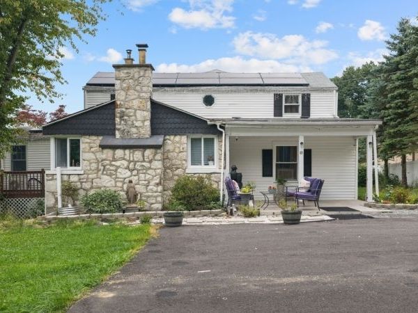 49 Hillcrest Dr, Liberty, NJ 07838