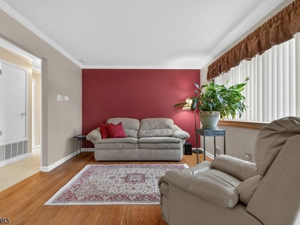 24 Deerwood Ave, Edison, NJ 08817