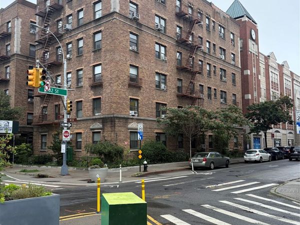 82-06 34 Ave, Unit 1A, Jackson Heights, NY 11372