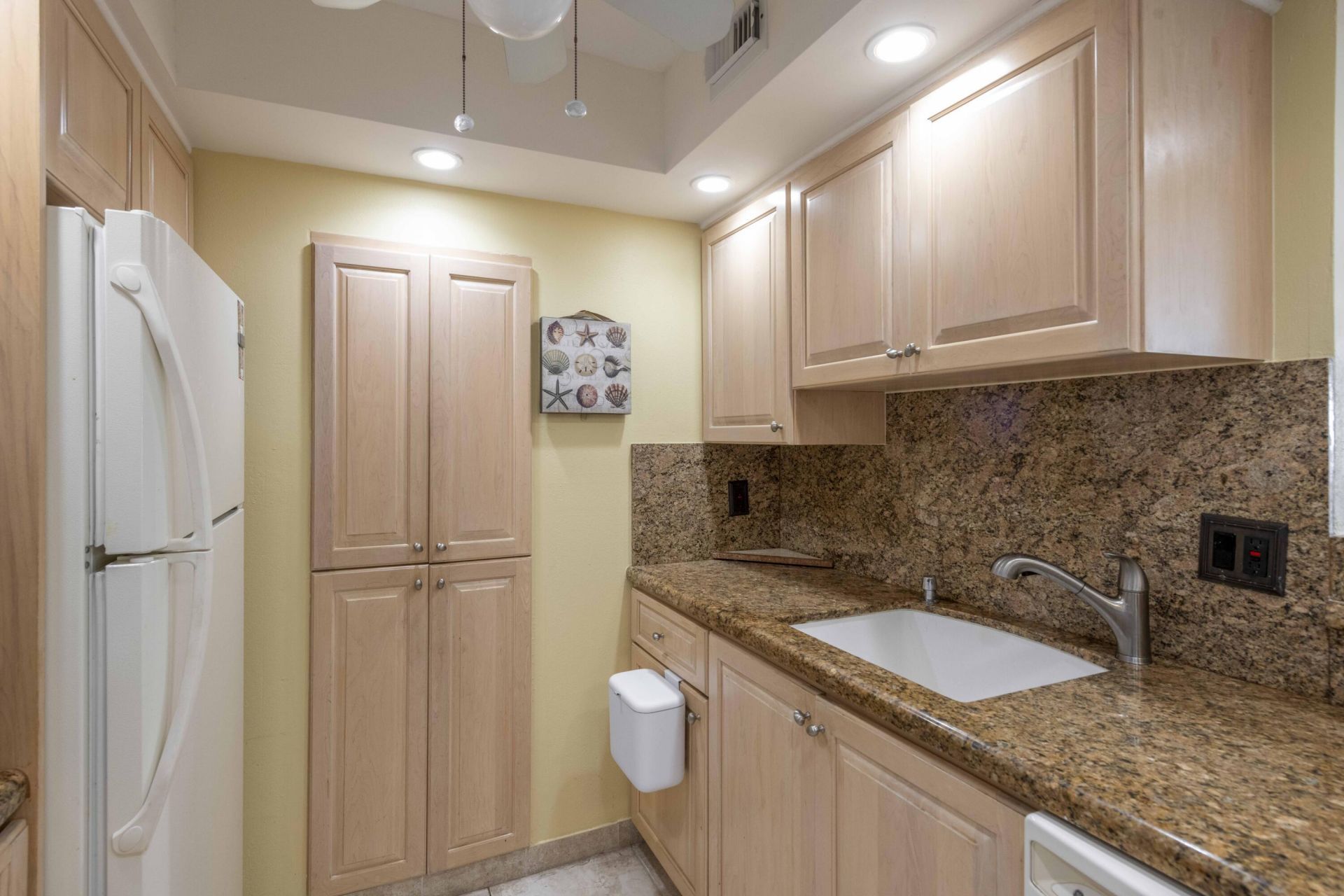 111 Briny Avenue, Unit 22-12, Pompano Beach, FL 33062 Photo