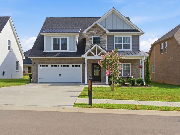 979 Alton Dr , Clarksville, TN 37043
