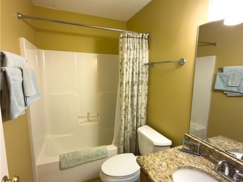 8426 Chester Parkway, Cleveland, OH 44106 Photo 12