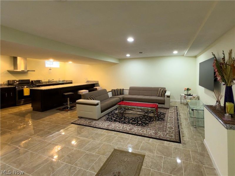 8426 Chester Parkway, Cleveland, OH 44106 Photo 13