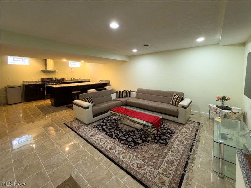 8426 Chester Parkway, Cleveland, OH 44106 Photo 14