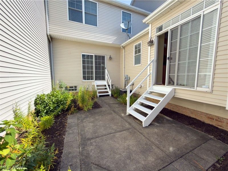 8426 Chester Parkway, Cleveland, OH 44106 Photo 16