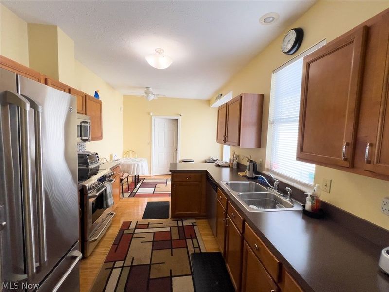 8426 Chester Parkway, Cleveland, OH 44106 Photo 4
