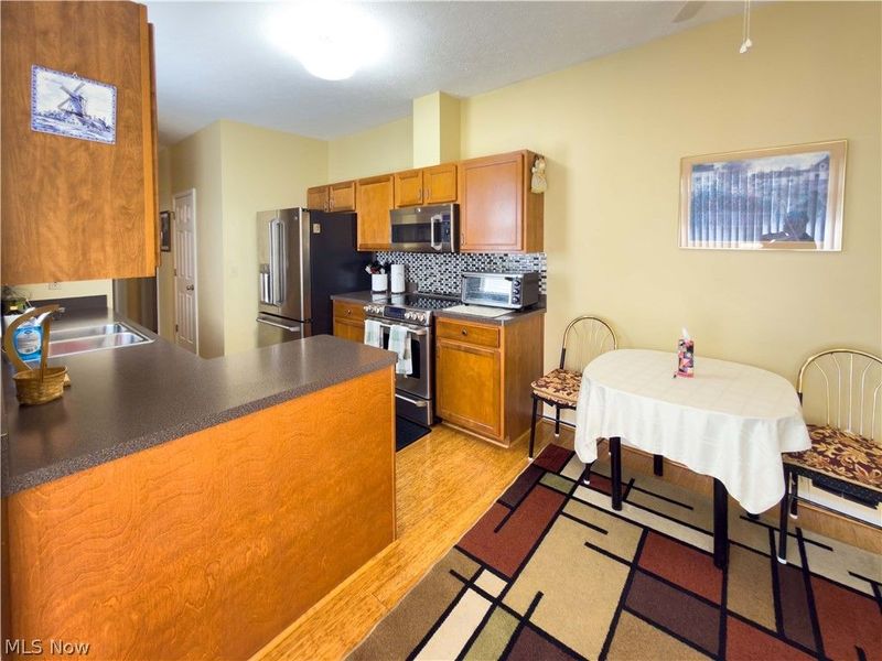 8426 Chester Parkway, Cleveland, OH 44106 Photo 6