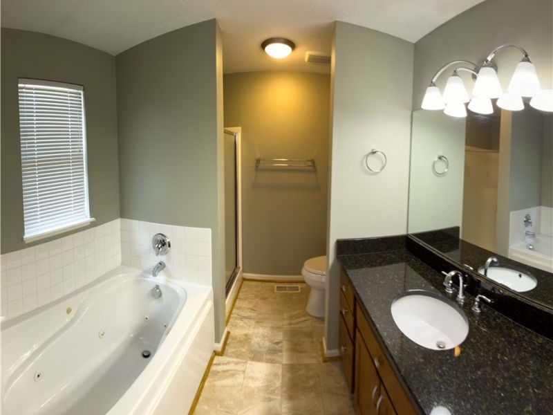 8426 Chester Parkway, Cleveland, OH 44106 Photo 9