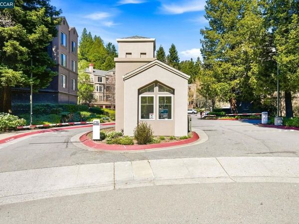 260 Caldecott Ln, Unit 307, Oakland, CA 94618