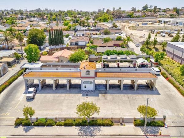 1352 N Santa Fe Avenue, Vista, CA 92083