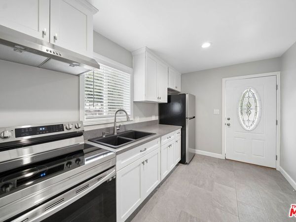 1545 W 23rd Street, Los Angeles, CA 90007
