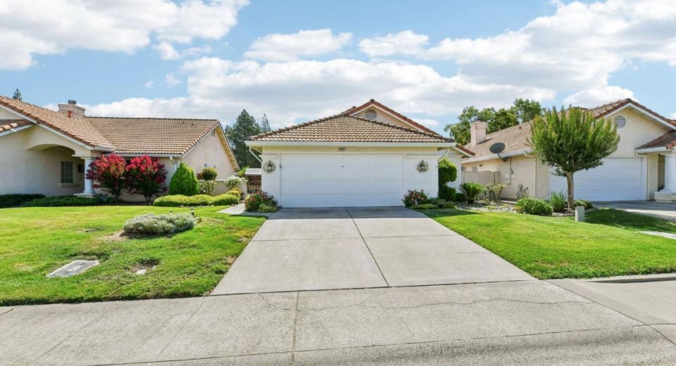 8101 Arroyo Vista Dr, Sacramento, CA 95823 Photo