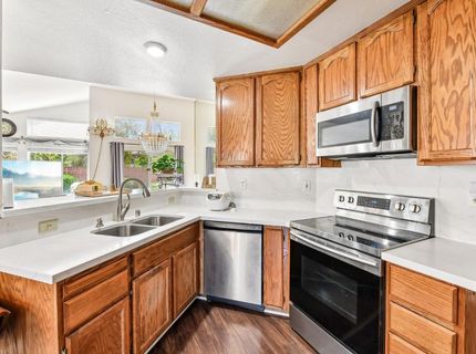 8101 Arroyo Vista Dr, Sacramento, CA 95823 Photo