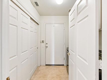 8101 Arroyo Vista Dr, Sacramento, CA 95823 Photo