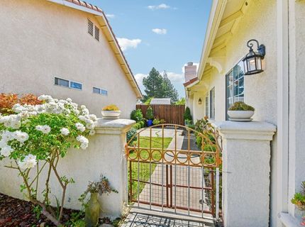 8101 Arroyo Vista Dr, Sacramento, CA 95823 Photo