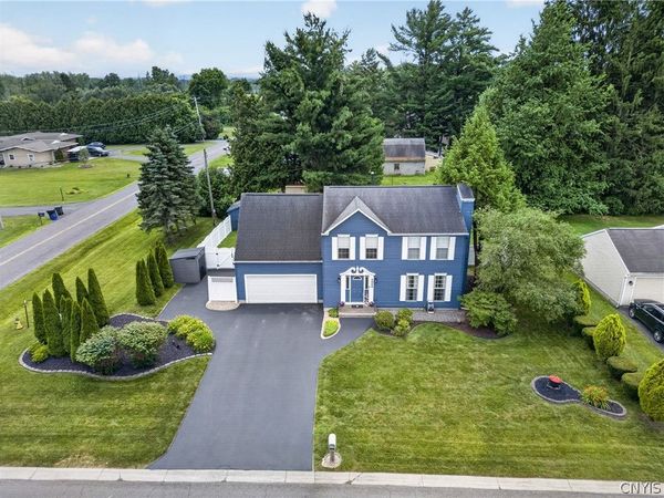 5000 Dongara Ln , Clay, NY 13041
