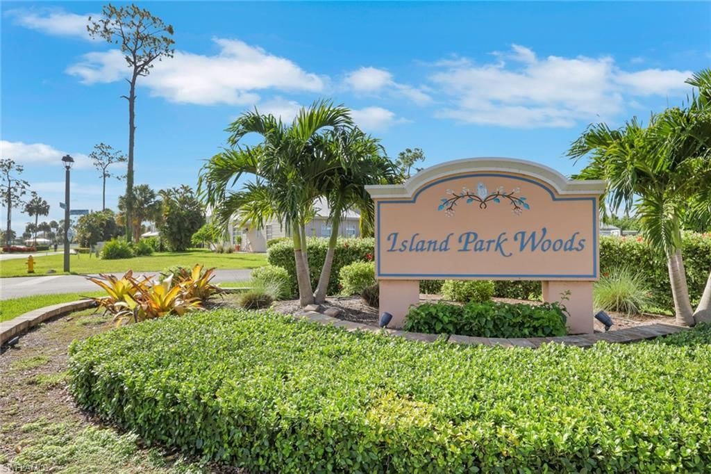 6085 Lake Front Dr, Fort Myers, FL 33908 Photo