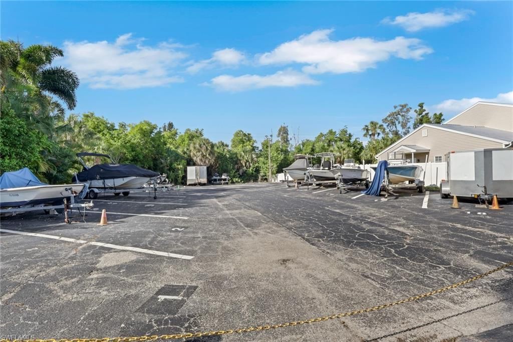 6085 Lake Front Dr, Fort Myers, FL 33908 Photo