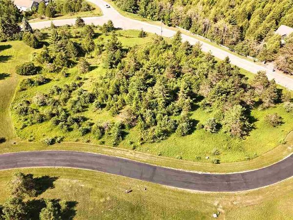 3220 Siebenhar Way, Petoskey, MI 49770