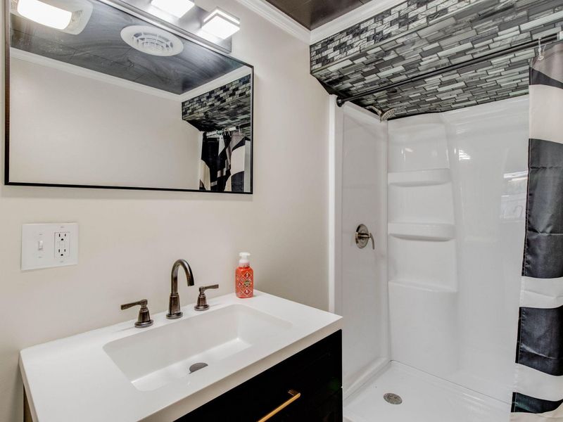 711 W Columbia Street, Rockford, OH 45882 Photo 14