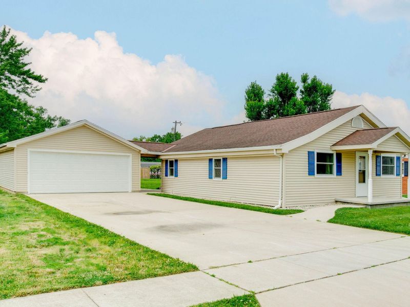 711 W Columbia Street, Rockford, OH 45882 Photo 3