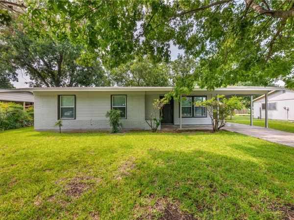 1113 Sycamore ST, San Marcos, TX 78666