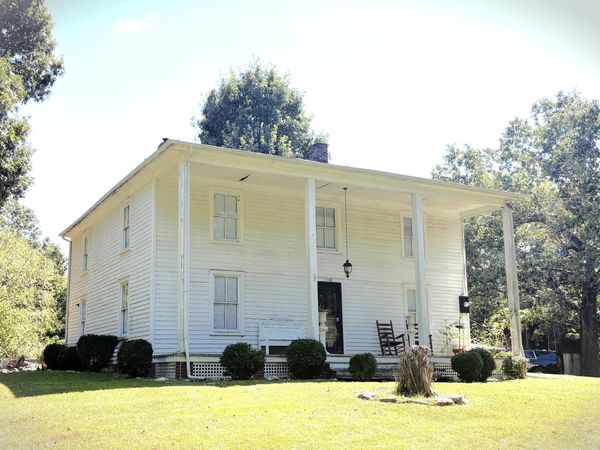 1148 Huddle Hills , Huddleston, VA 24104
