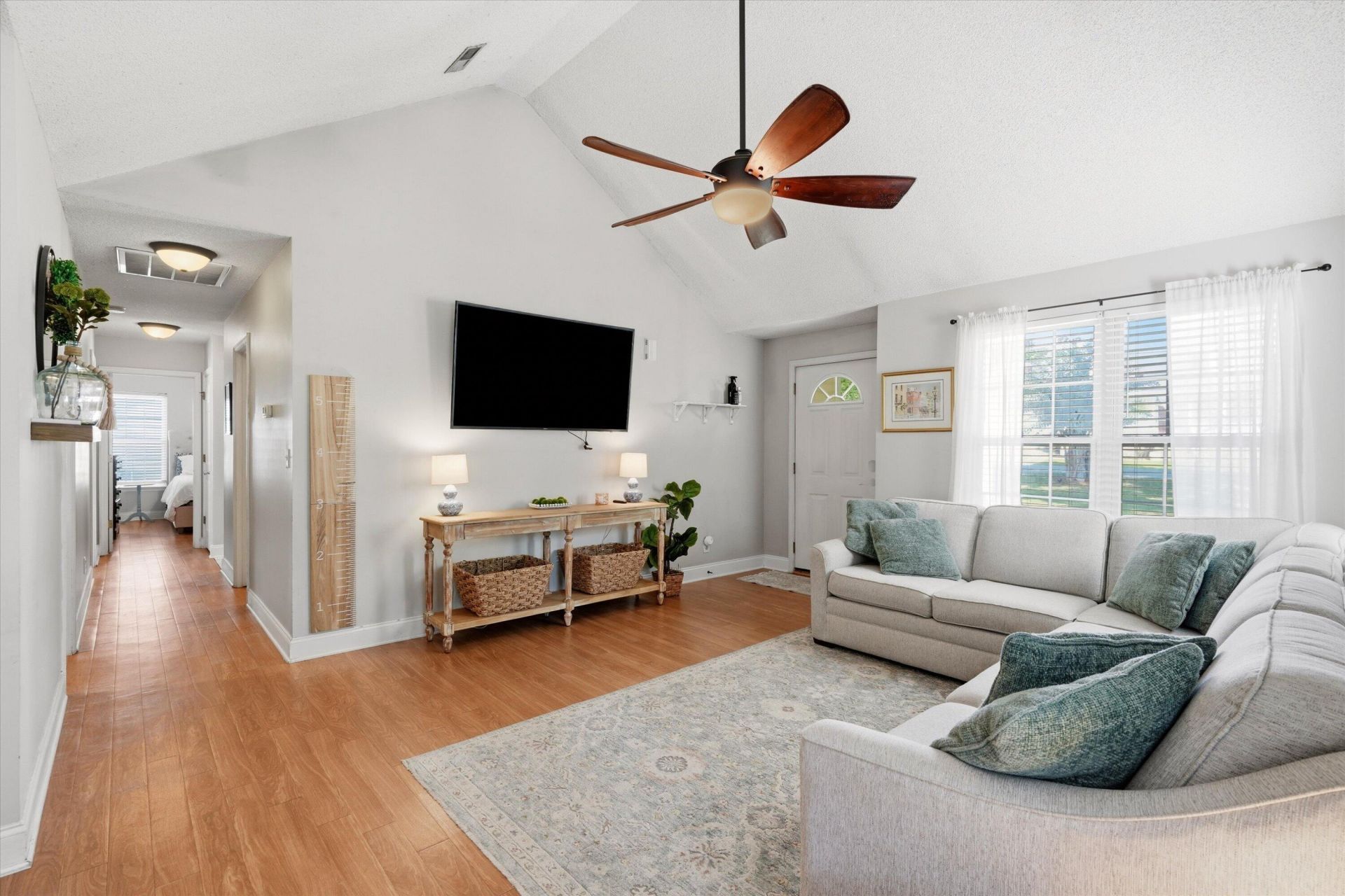 1102 Huger Street Photo 5