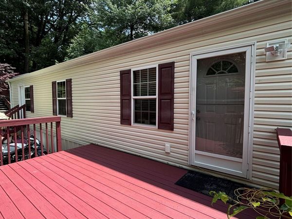18 Parkway Trailer Court, Pomona, NY 10970