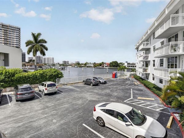 1913 S Ocean Dr , Unit 225, Hallandale Beach, FL 33009