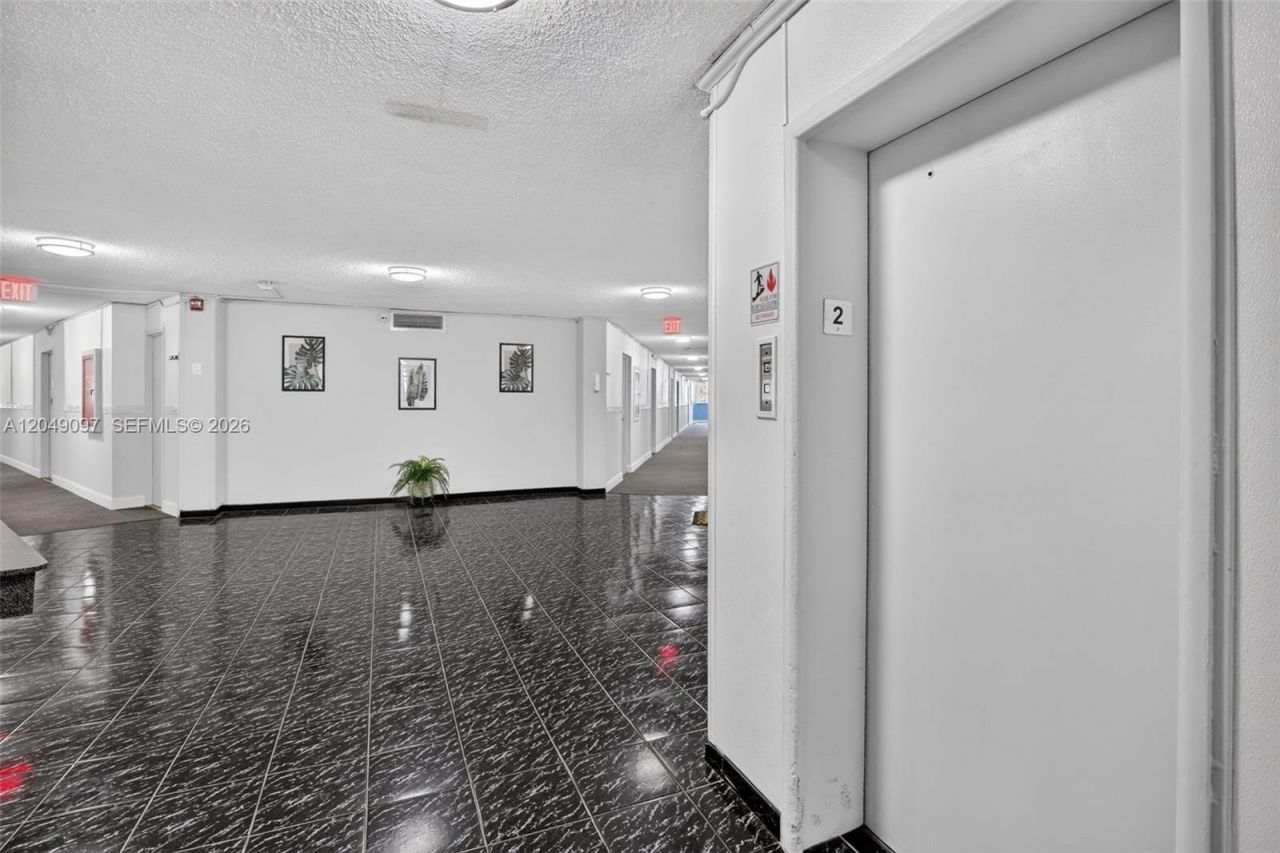 1913 S Ocean Dr , Unit 225, Hallandale Beach, FL 33009 Photo