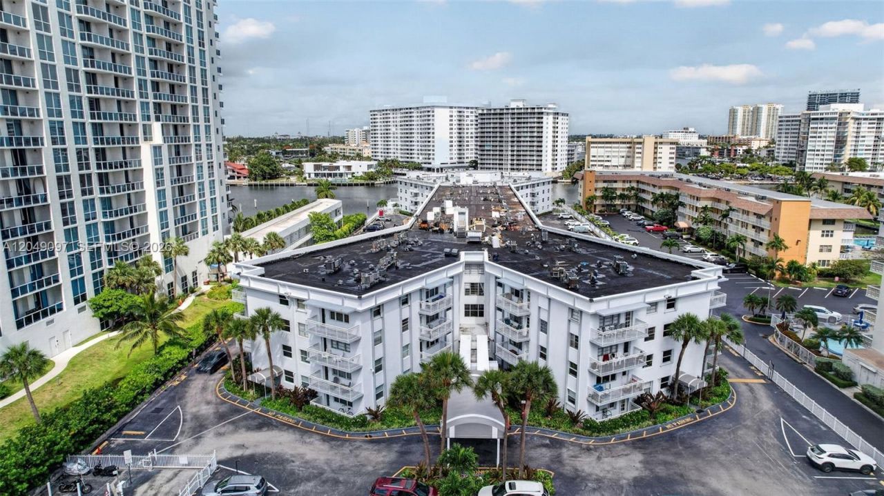 1913 S Ocean Dr , Unit 225, Hallandale Beach, FL 33009 Photo
