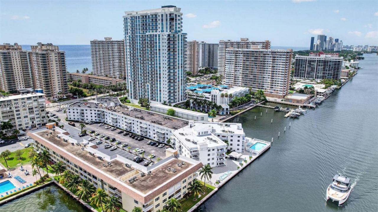 1913 S Ocean Dr , Unit 225, Hallandale Beach, FL 33009 Photo