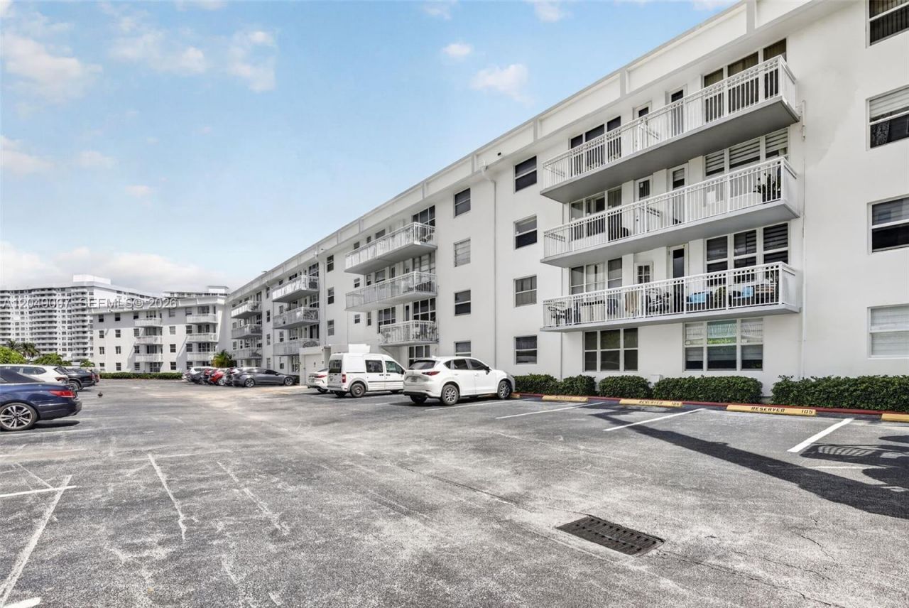 1913 S Ocean Dr , Unit 225, Hallandale Beach, FL 33009 Photo