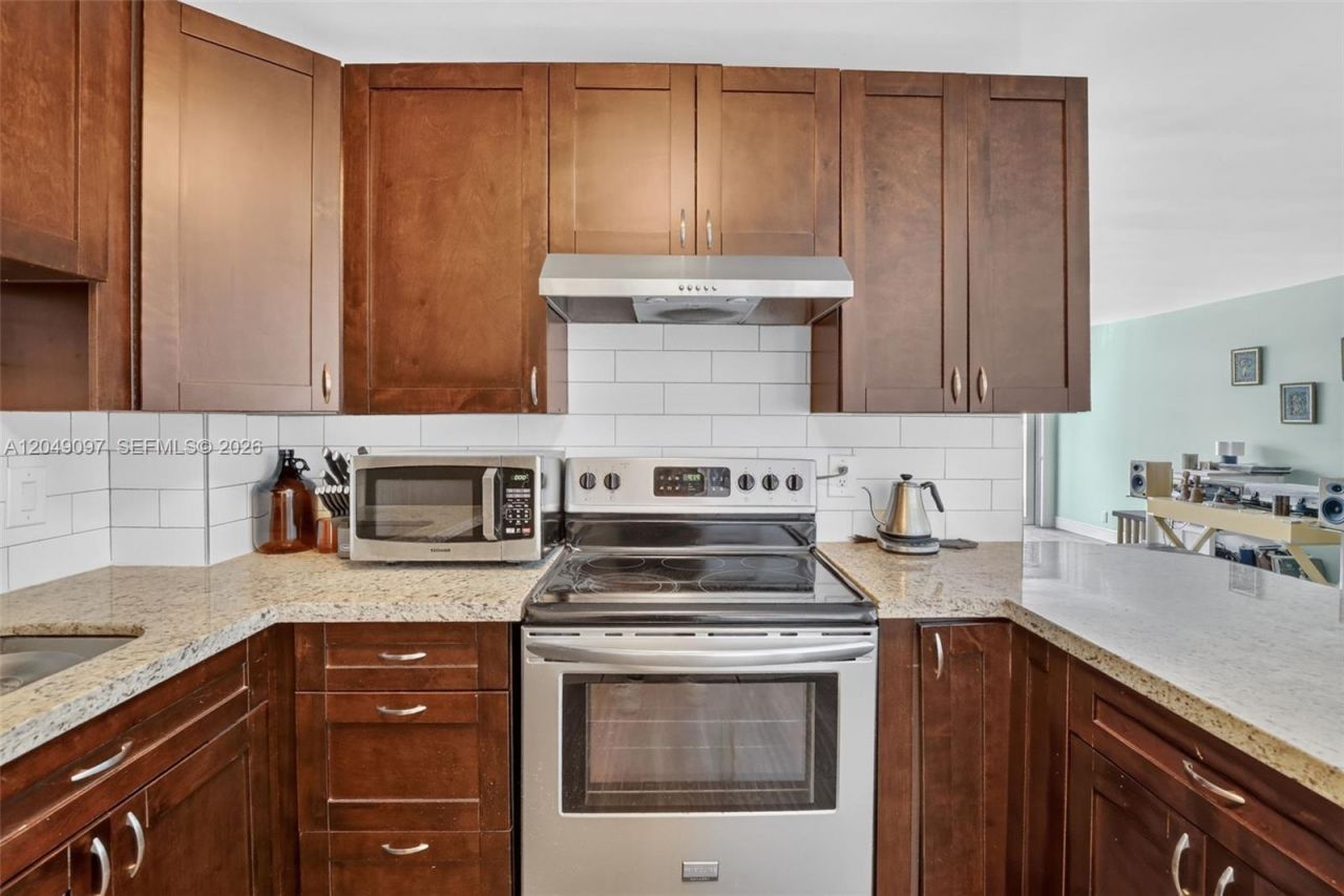 1913 S Ocean Dr , Unit 225, Hallandale Beach, FL 33009 Photo