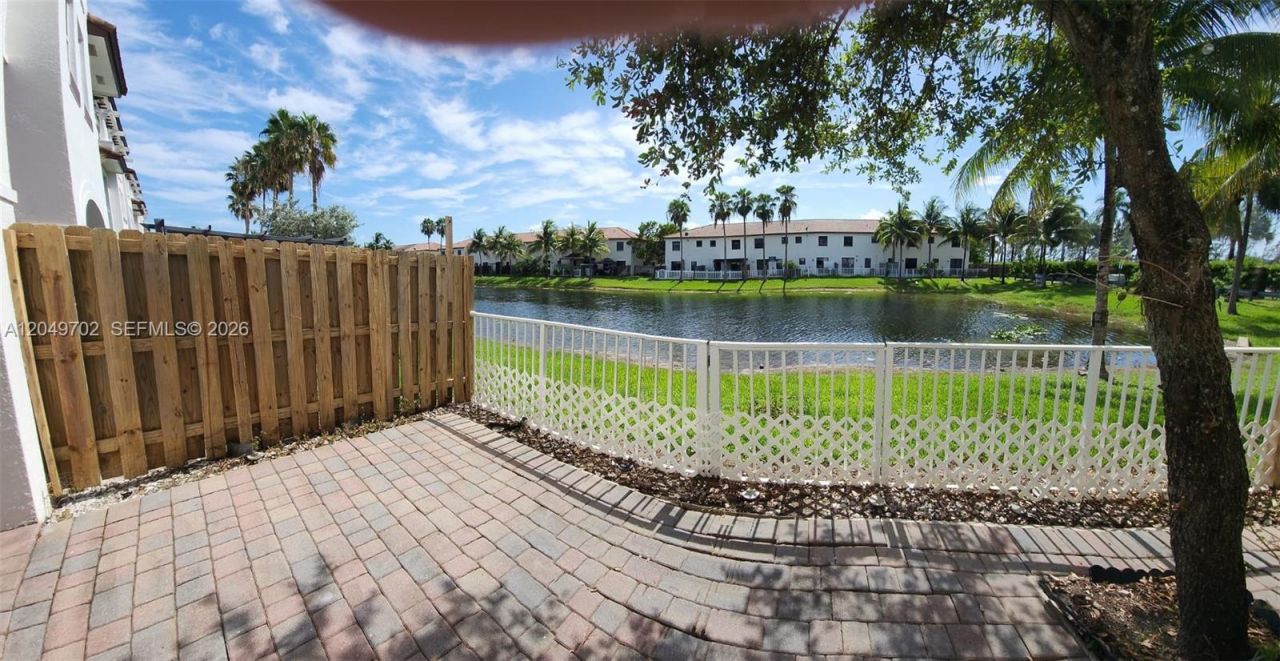 8960 NW 97th Ave , Unit 102, Doral, FL 33178 Photo