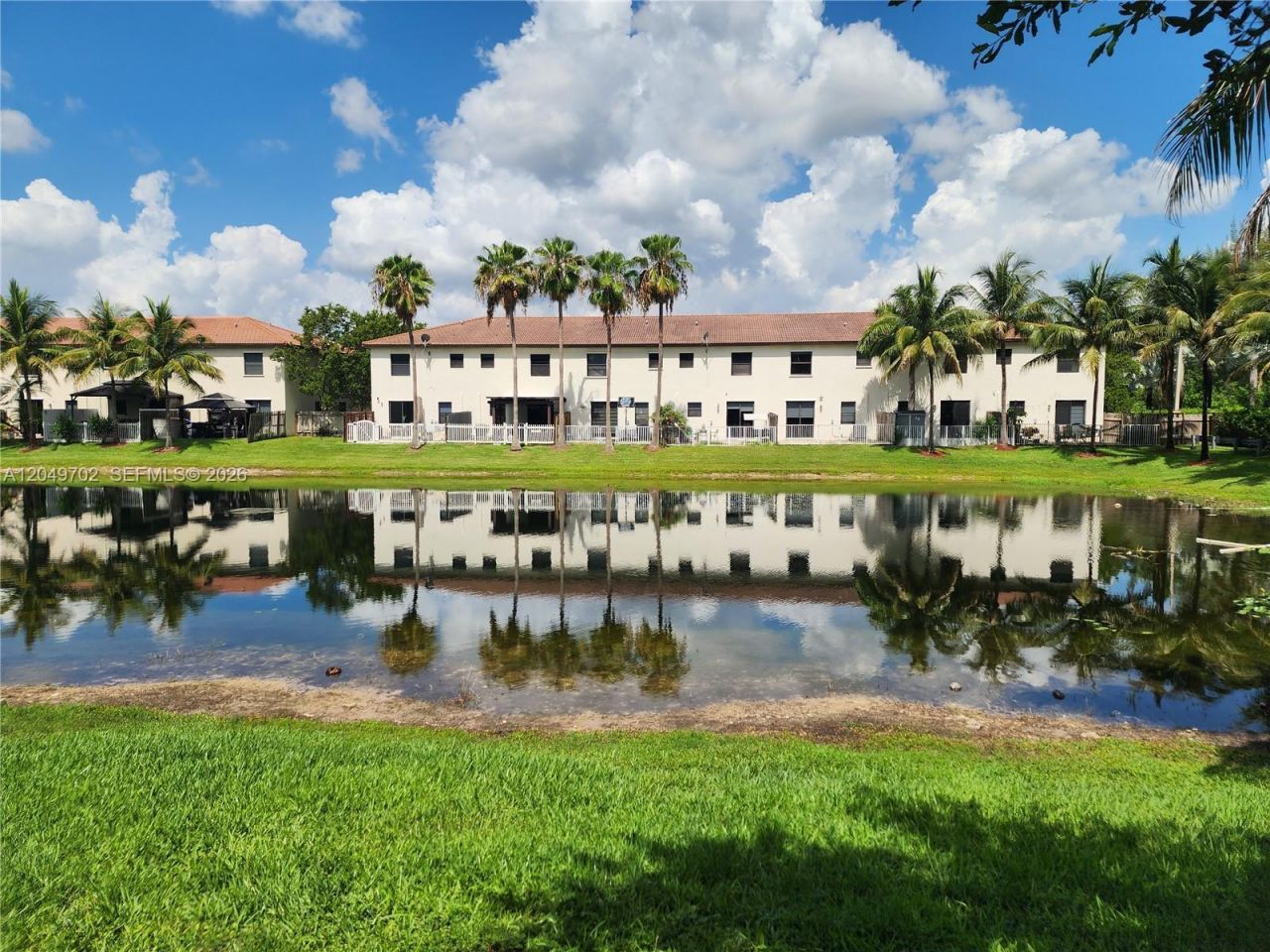 8960 NW 97th Ave , Unit 102, Doral, FL 33178 Photo