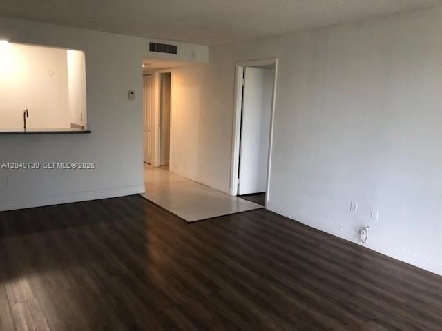 498 NW 165th St Rd , Unit D-304, Miami, FL 33169 Photo