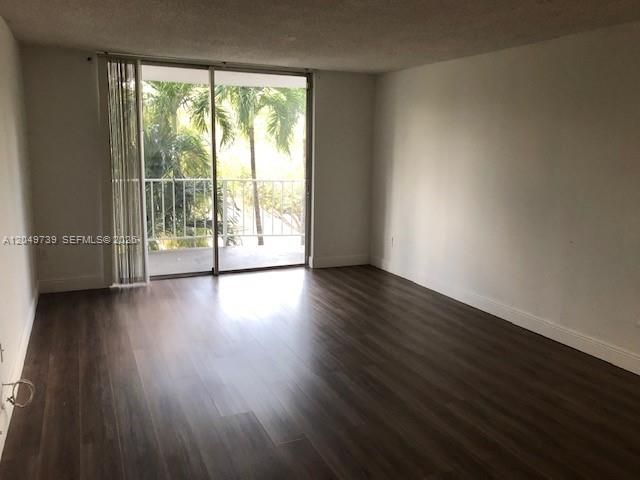 498 NW 165th St Rd , Unit D-304, Miami, FL 33169 Photo