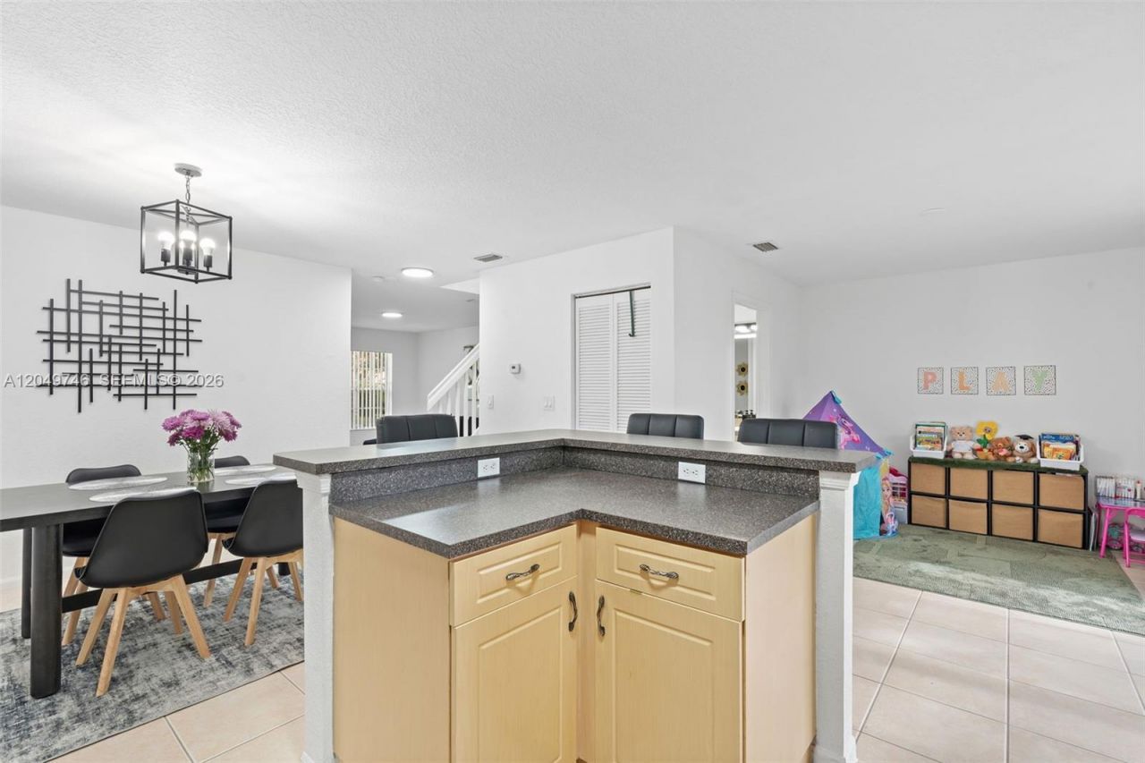 2303 SW 87th Ter , Miramar, FL 33025 Photo