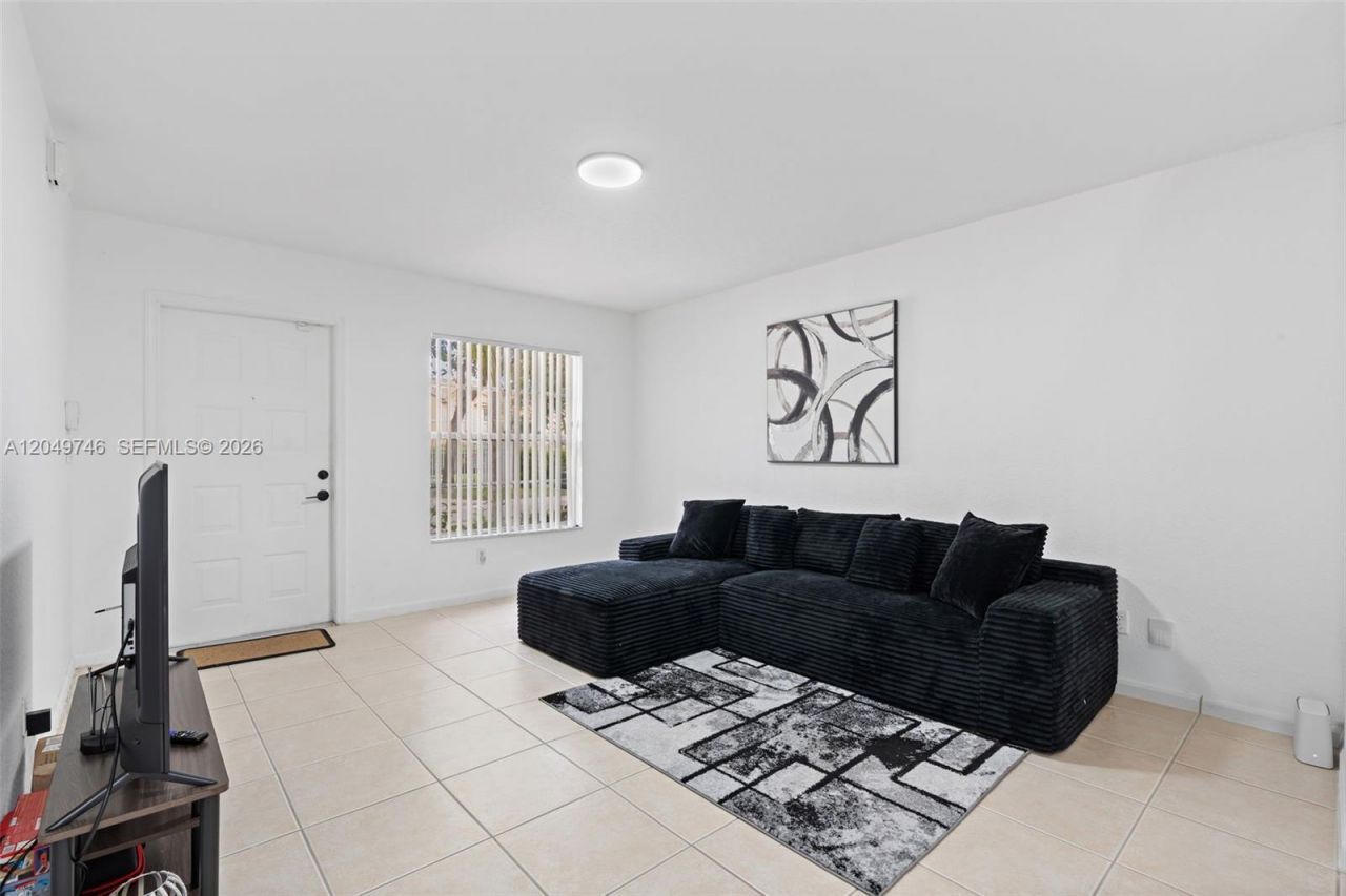 2303 SW 87th Ter, Miramar, FL 33025 Photo
