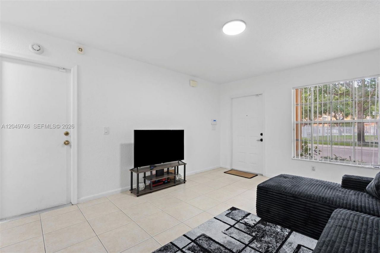 2303 SW 87th Ter, Miramar, FL 33025 Photo