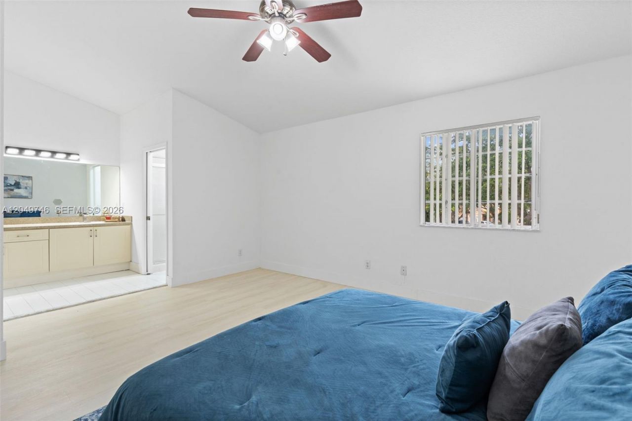 2303 SW 87th Ter, Miramar, FL 33025 Photo