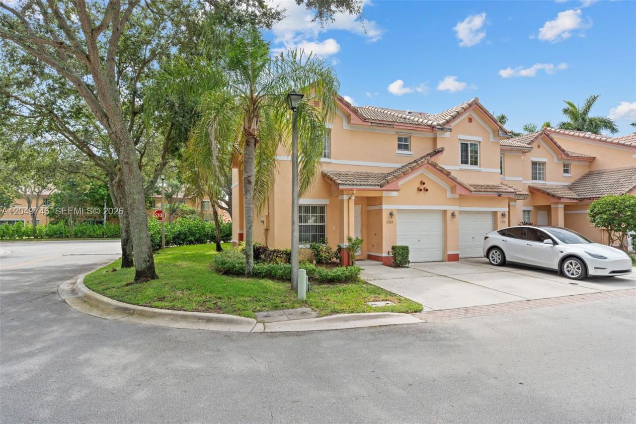 2303 SW 87th Ter, Miramar, FL 33025 Photo
