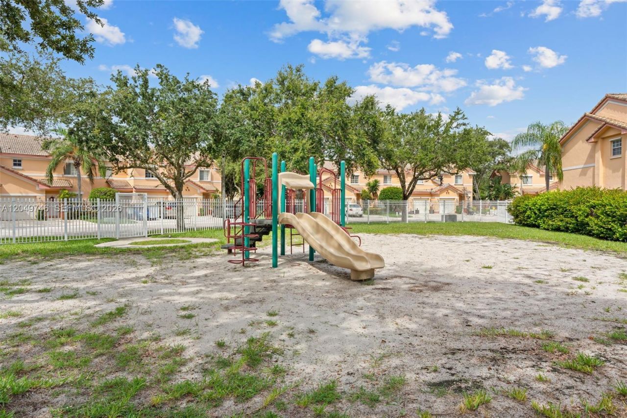 2303 SW 87th Ter , Miramar, FL 33025 Photo