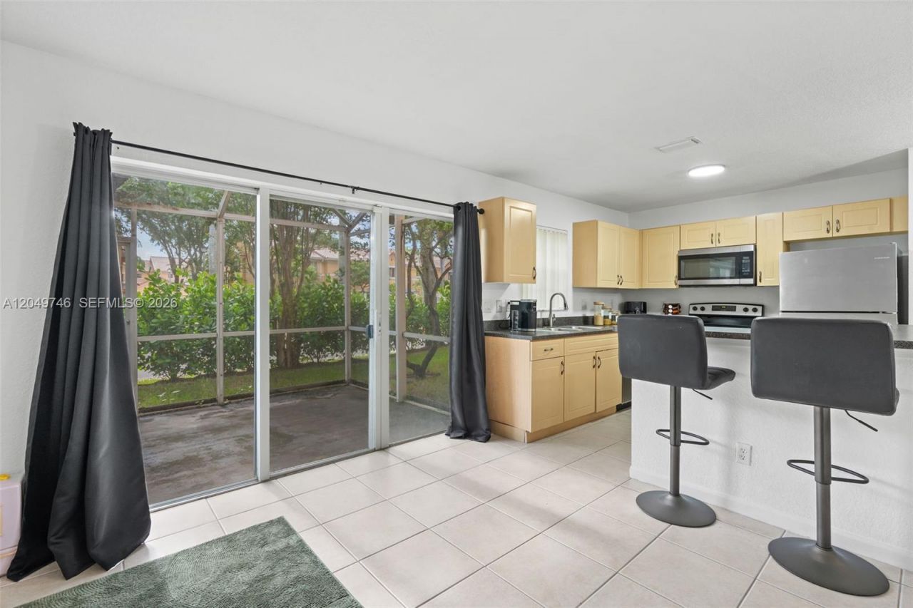 2303 SW 87th Ter, Miramar, FL 33025 Photo