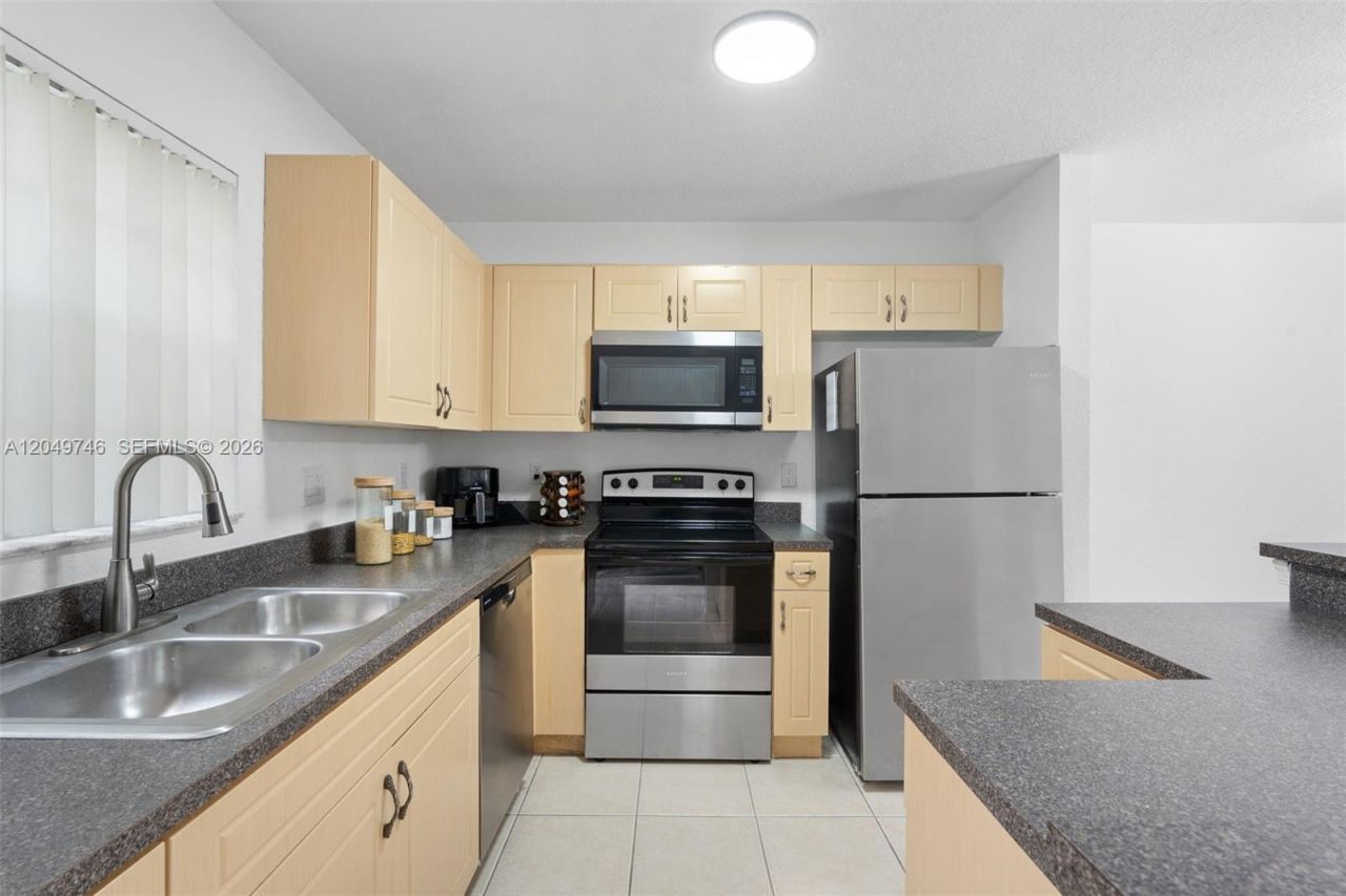 2303 SW 87th Ter , Miramar, FL 33025 Photo